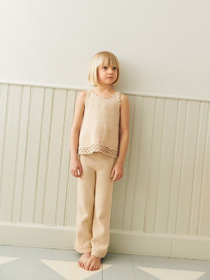 Sandnes 2603 Nr. 4 - Roselyn Singlet & Pants Junior (model individual)
