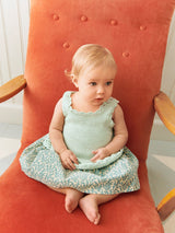 Sandnes 2603 Nr. 7 - Rosette Top, Pants & Bloomer Baby — detaliu model tricotat Sandnes Garn