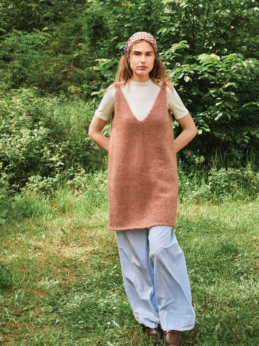 Sandnes 2507 Nr. 9 - Meadow Dress, model tricotat Sandnes Garn