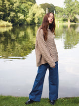 Sandnes 2513 Nr. 4 - Wilbur Cable Sweater, model tricotat Sandnes Garn