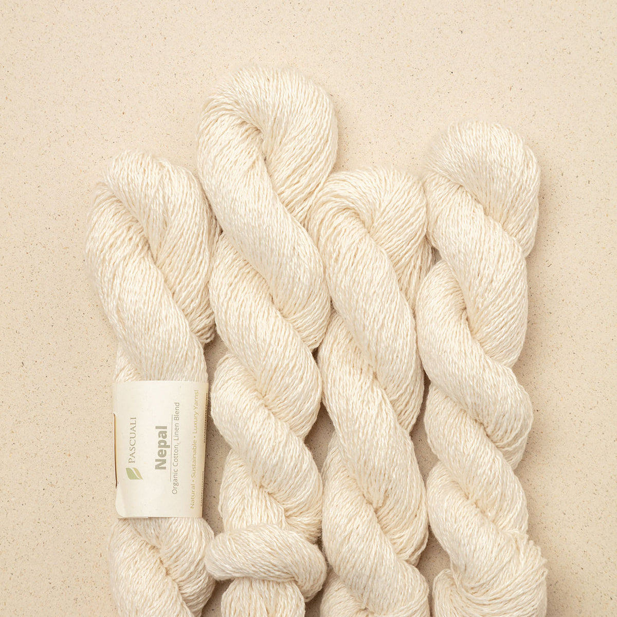 Pascuali NEPAL - 60% органичен памук и 40% лен Wool White — детайл на преждата Pascuali