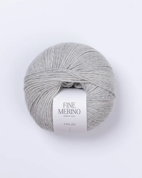 Fine Merino прежда мериносова вълна, цвят светло сиво Majo Garn